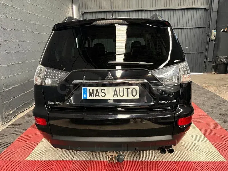 Usado Mitsubishi Outlander Motion 177 CV (130 kW) 2010 Negro SUV