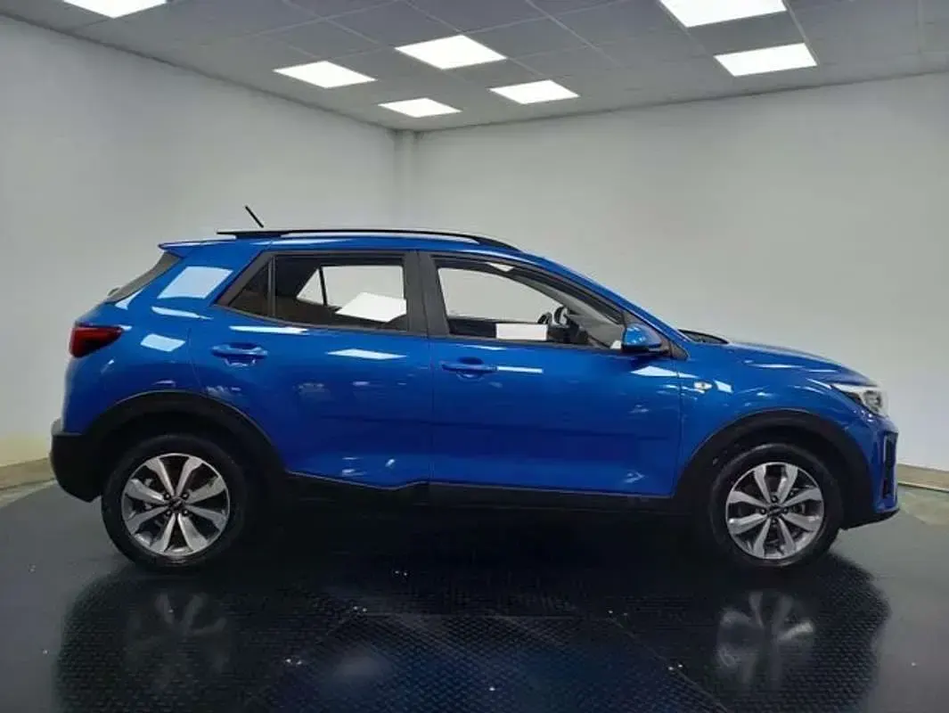 Usado Kia Stonic 101 CV (74 kW) 2023 Azul SUV
