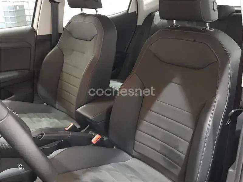 Usado Seat Arona Ecomotive 95 CV (69 kW) 2020 Blanco SUV