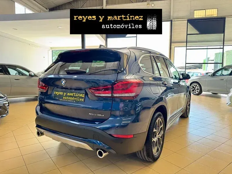Usado BMW X1 Comfort Edition 150 CV (110 kW) 2021 Azul SUV