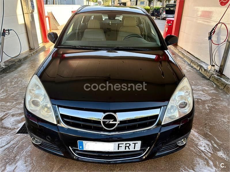 Negro Usado 2007 Opel Signum Elegance Familiar | 5500 € - Imagen 1/4