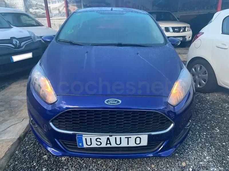 Usado Ford Fiesta Trend 82 CV (60 kW) 2017 Azul Utilitario