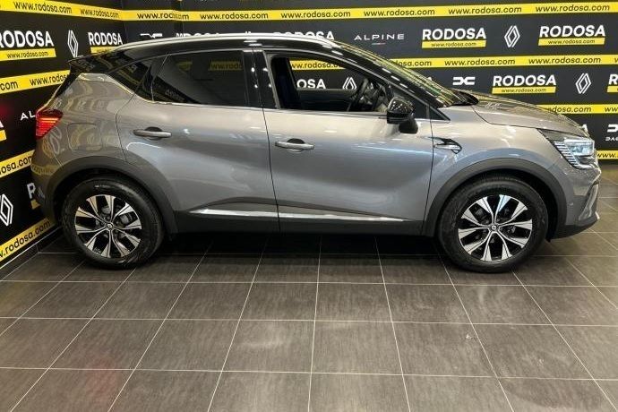 Usado Renault Captur Techno 90 CV (66 kW) 2024 Gris SUV