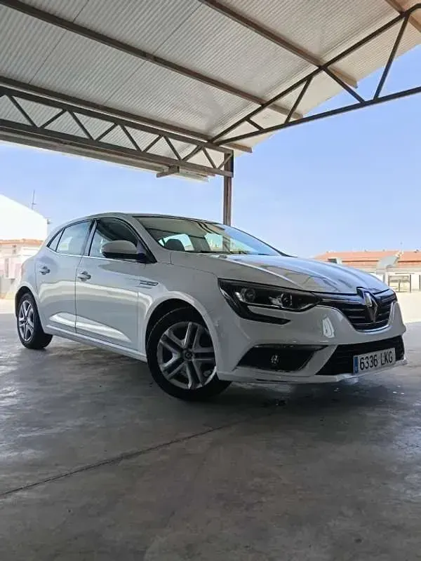 Usado Renault Mégane Business 116 CV (85 kW) 2020 Blanco Utilitario