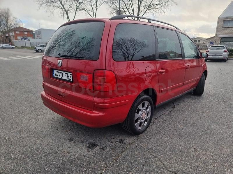 Usado Seat Alhambra Reference 140 CV (102 kW) 2007 Rojo Monovolumen