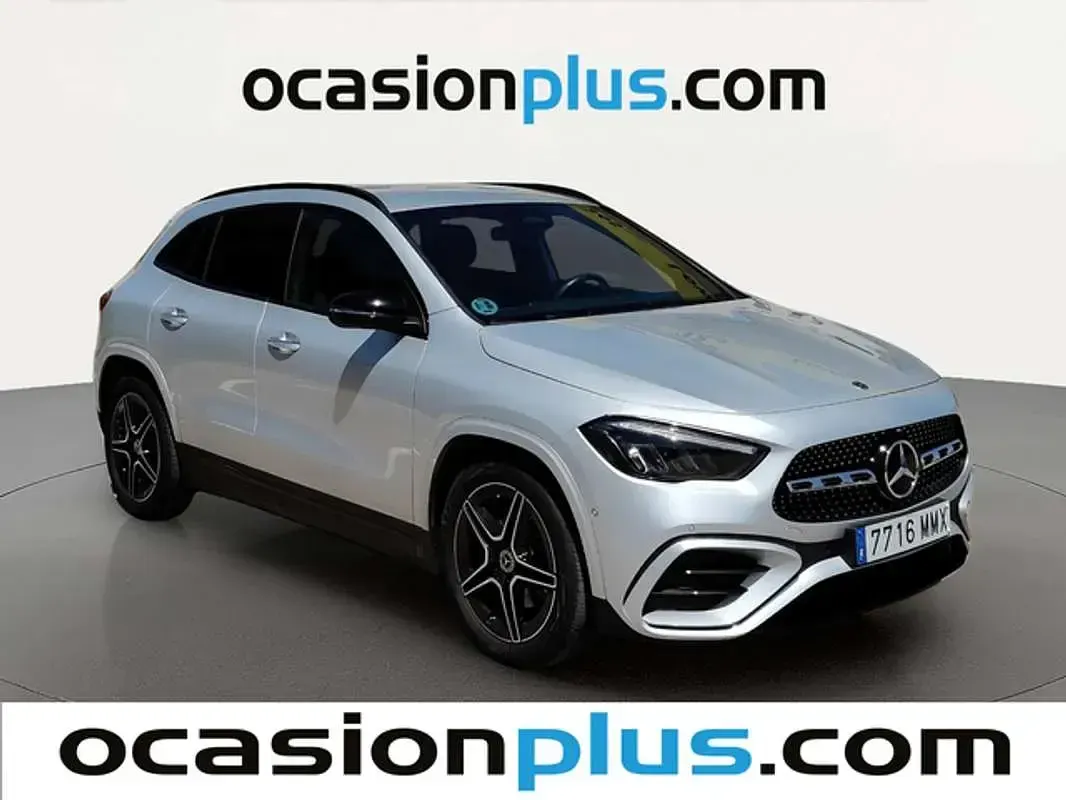 Usado Mercedes GLA200 150 CV (110 kW) 2024 Plateado SUV