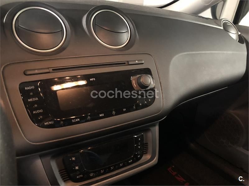 Usado Seat Ibiza SC Copa 90 CV (66 kW) 2012 Negro Utilitario