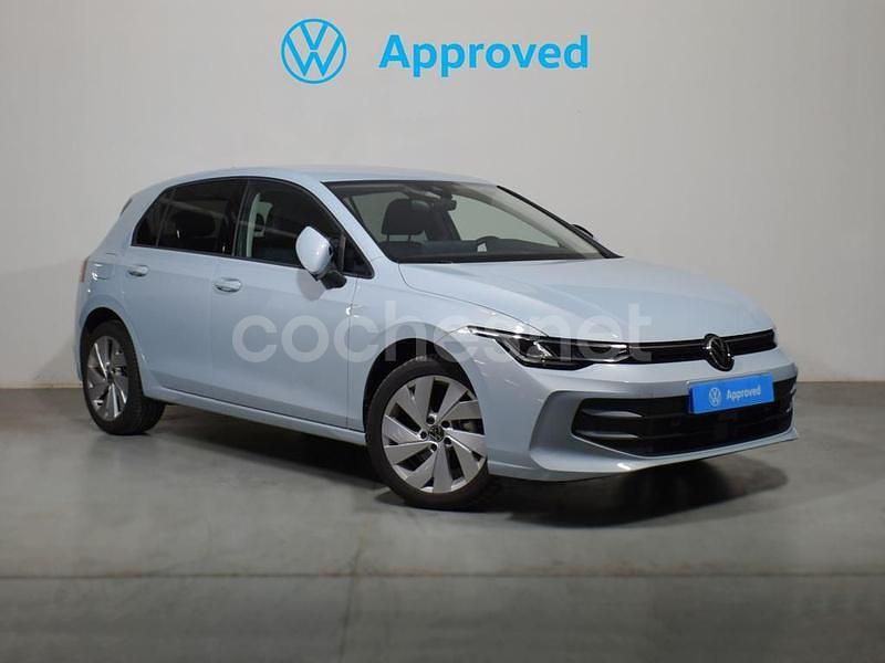 Azul Usado 2024 VW Golf VIII Berlina | 26.644 € (Precio justo) - Imagen 1/4