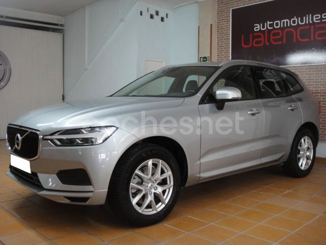 Gris / plata Usado 2018 Volvo XC60 Momentum SUV | 21.900 € (Un poco caro) - Imagen 1/4