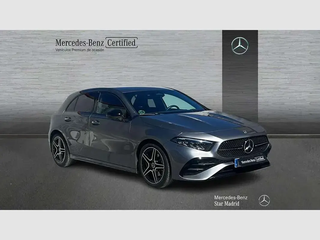 Usado Mercedes A180 109 CV (80 kW) 2025 Gris Utilitario