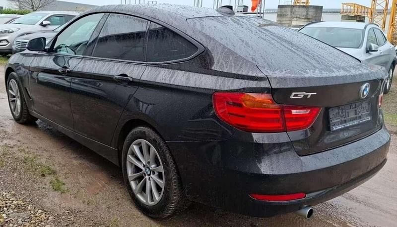 Usado BMW 318 Gran Turismo Comfort Edition 143 CV (105 kW) 2015 Negro Berlina