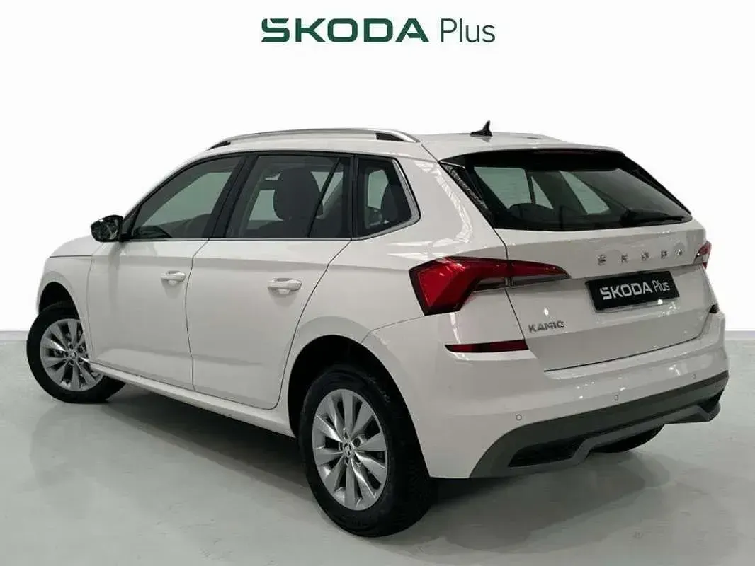 Usado Skoda Kamiq Ambition 110 CV (80 kW) 2022 Blanco SUV