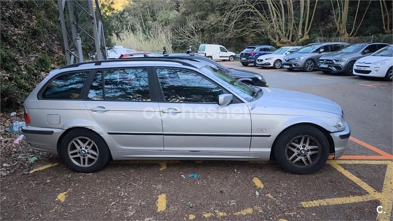 Usado BMW 320 136 HP (100 kW) 2001 Cinzento Carrinha