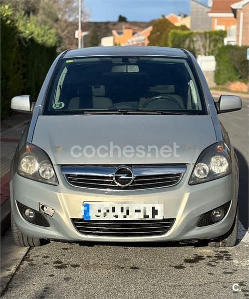 Gris / plata Usado 2011 Opel Zafira Enjoy Plus Monovolumen | 3999 € (Buen precio) - Imagen 1/4