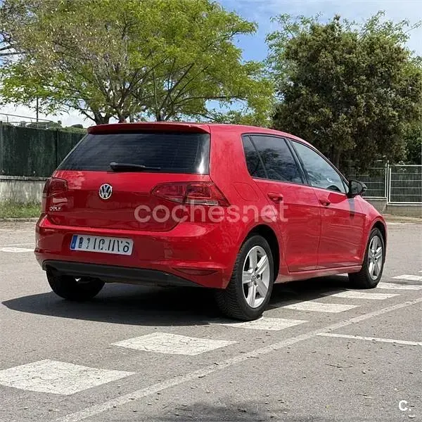 Usado VW Golf VII Advance 105 CV (77 kW) 2014 Rojo Familiar