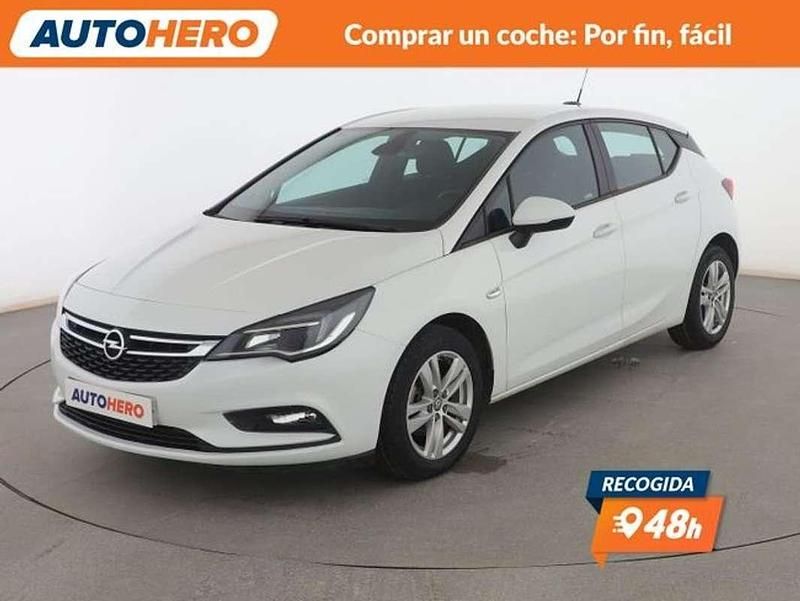 Usado Opel Astra Selective 125 CV (91 kW) 2017 Blanco Berlina