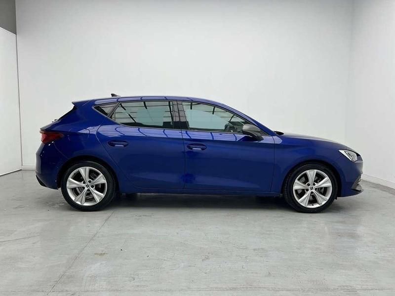 Usado Seat Leon FR 150 CV (110 kW) 2021 Azul Berlina