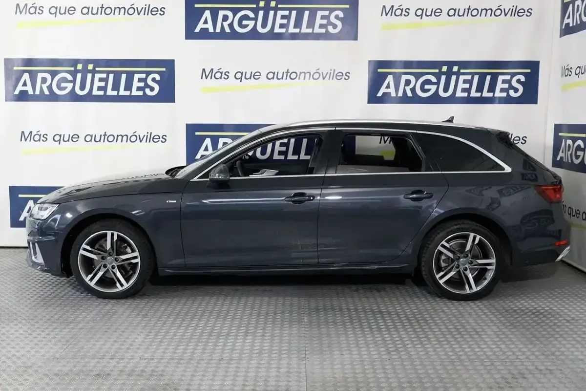 Usado Audi A4 S-Line 170 CV (125 kW) 2020 Gris Berlina