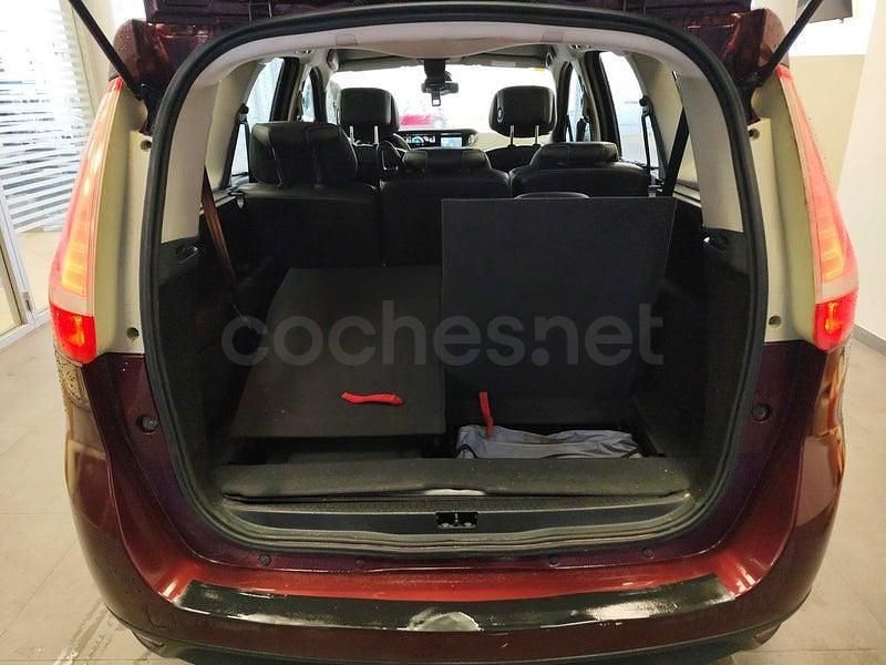 Usado Renault Grand Scénic III Privilege 130 CV (95 kW) 2012 Granate Monovolumen