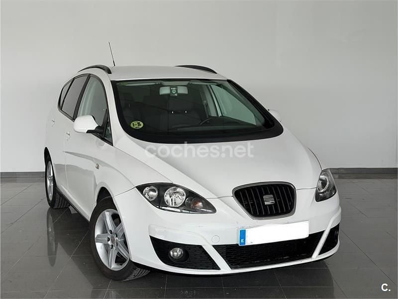 Blanco Usado 2010 Seat Altea XL Reference Monovolumen | 5000 € (Precio justo) - Imagen 1/4