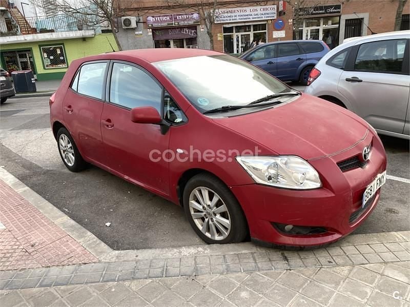Usado Toyota Auris Sol 124 CV (91 kW) 2007 Rojo Utilitario