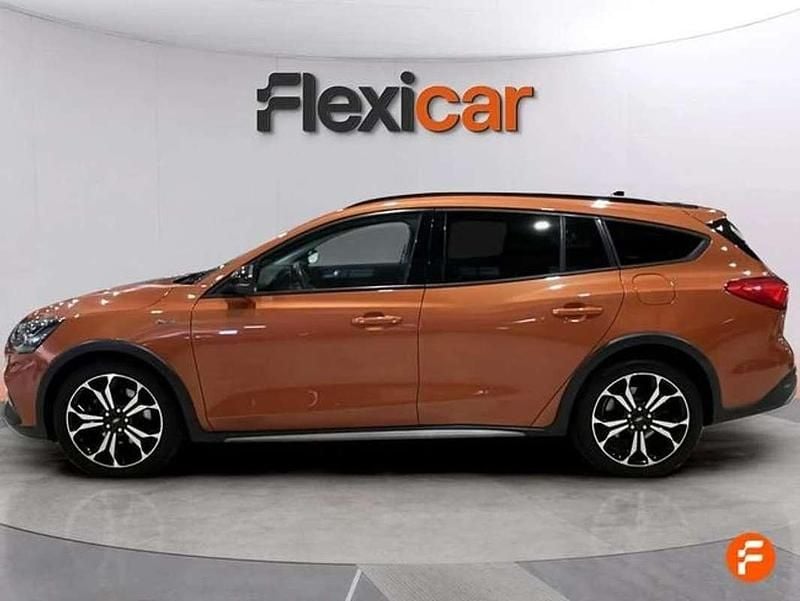 Usado Ford Focus Active 125 CV (91 kW) 2019 Naranja Familiar