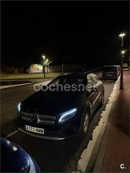 Usado Mercedes GLA200 Style 136 CV (100 kW) 2014 Negro SUV