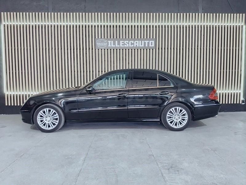 Usado Mercedes E280 Avantgarde 190 CV (139 kW) 2008 Negro Berlina