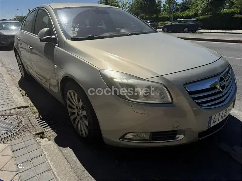 Usado Opel Insignia Edition 110 CV (80 kW) 2010 Beige Berlina