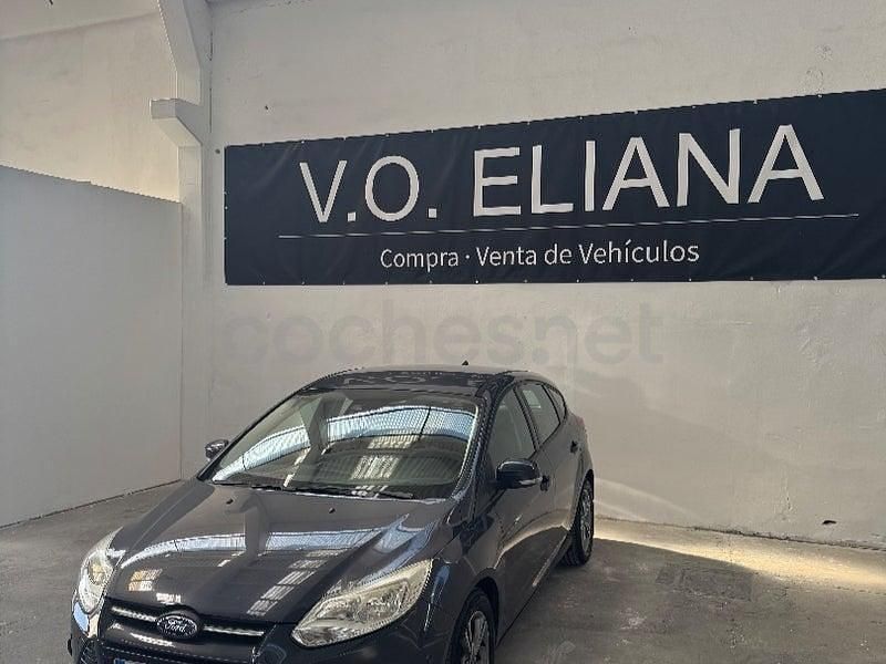 Usado Ford Focus Trend 115 CV (84 kW) 2015 Azul Berlina