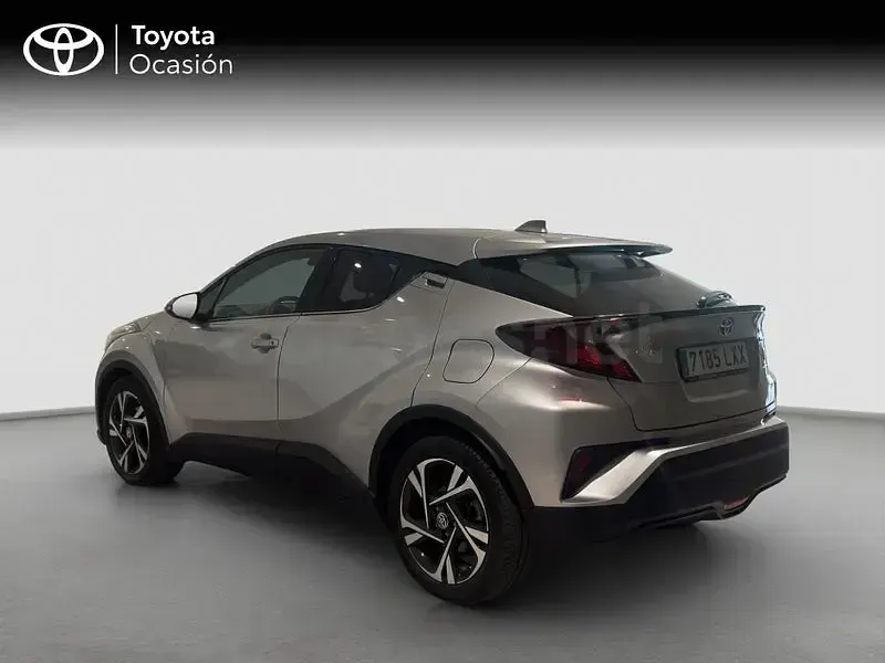 Usado Toyota C-HR Advance 122 CV (89 kW) 2022 Gris / plata SUV