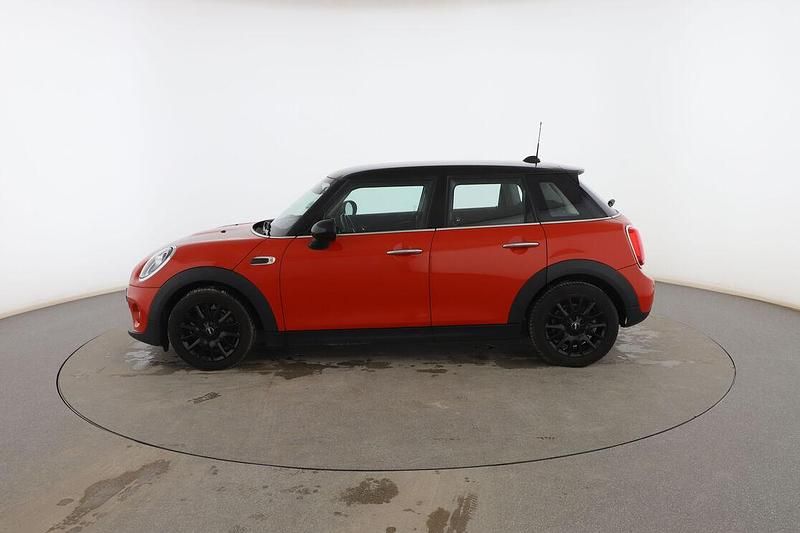 Usado Mini Cooper D 115 CV (84 kW) 2019 Rojo Utilitario
