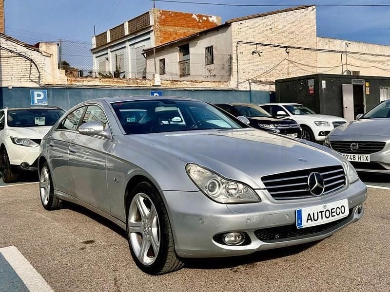 Usado Mercedes CLS500 306 CV (225 kW) 2006 Gris / plata Berlina