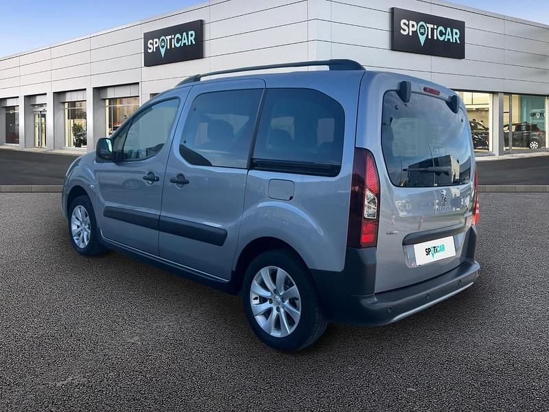 Usado Peugeot Partner Tepee Access 98 CV (72 kW) 2018 Gris Monovolumen