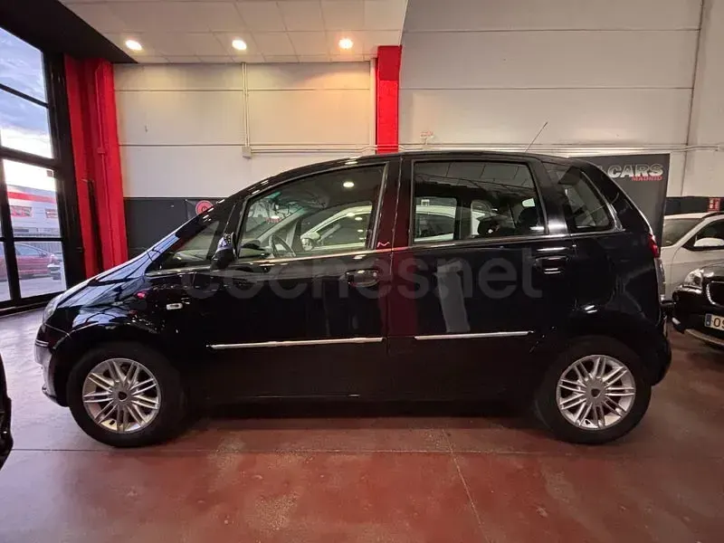 Usado Lancia Musa Gold 95 CV (69 kW) 2012 Negro Monovolumen