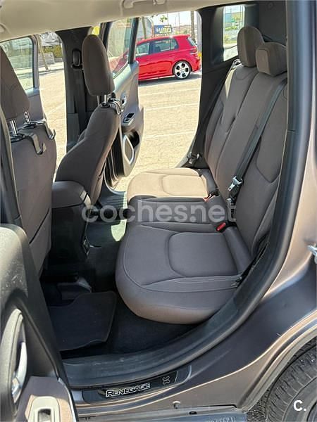 Usado Jeep Renegade Limited 140 CV (102 kW) 2016 Gris / plata SUV