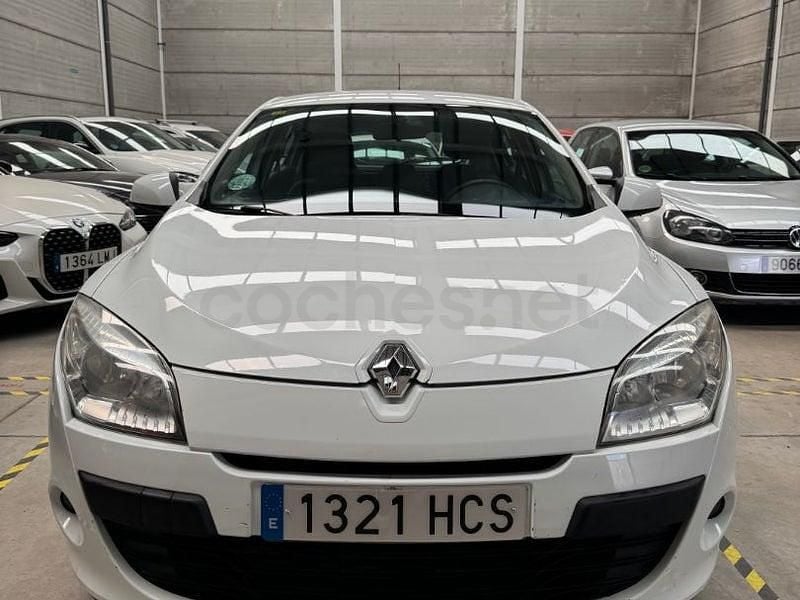 Usado Renault Mégane Authentique 100 CV (73 kW) 2011 Blanco Berlina