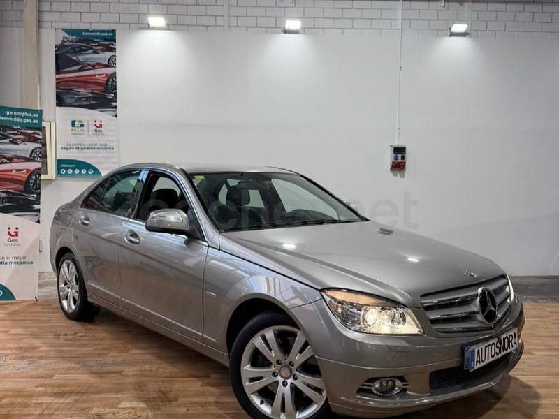 Usado Mercedes C320 Avantgarde 224 CV (164 kW) 2008 Gris / plata Berlina
