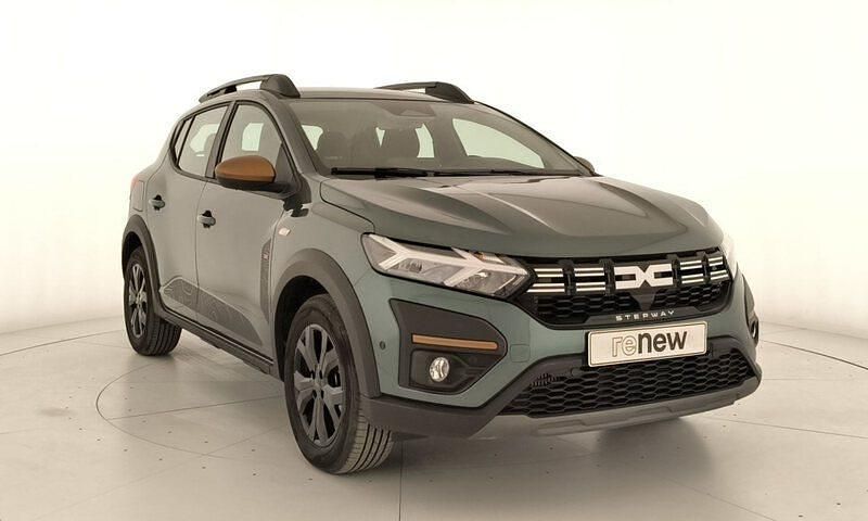 Usado Dacia Sandero Extreme 100 CV (73 kW) 2025 Verde Berlina