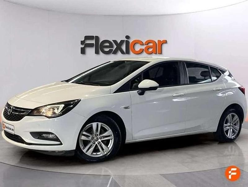 Usado Opel Astra Selective 110 HP (80 kW) 2019 Branco Citadino