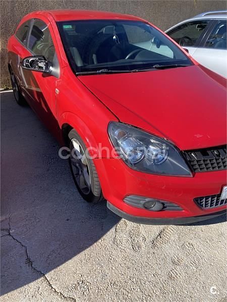 Rojo Usado 2008 Opel Astra GTC Sport Berlina | 1600 € - Imagen 1/4