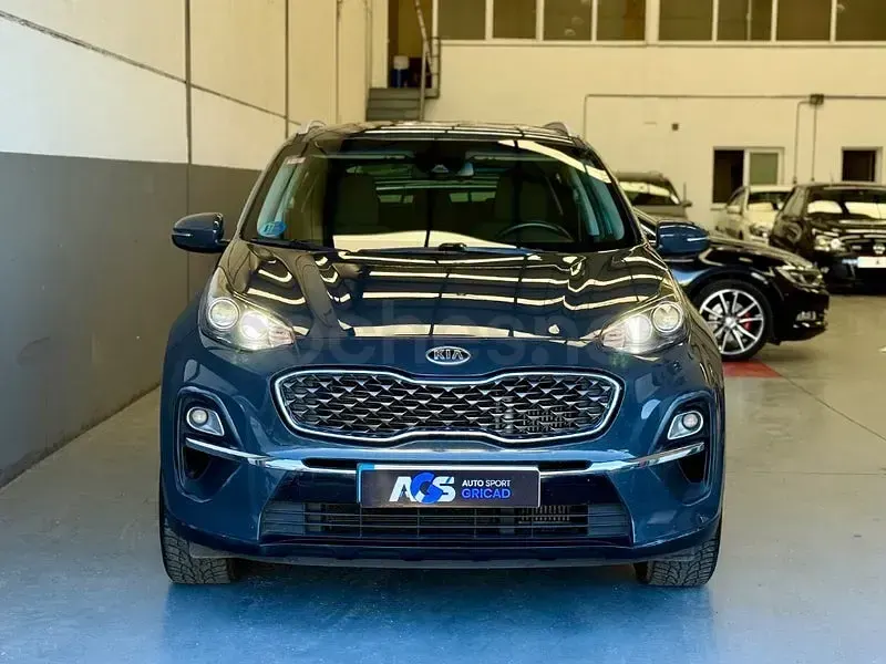 Usado Kia Sportage 115 CV (84 kW) 2021 Gris / plata SUV