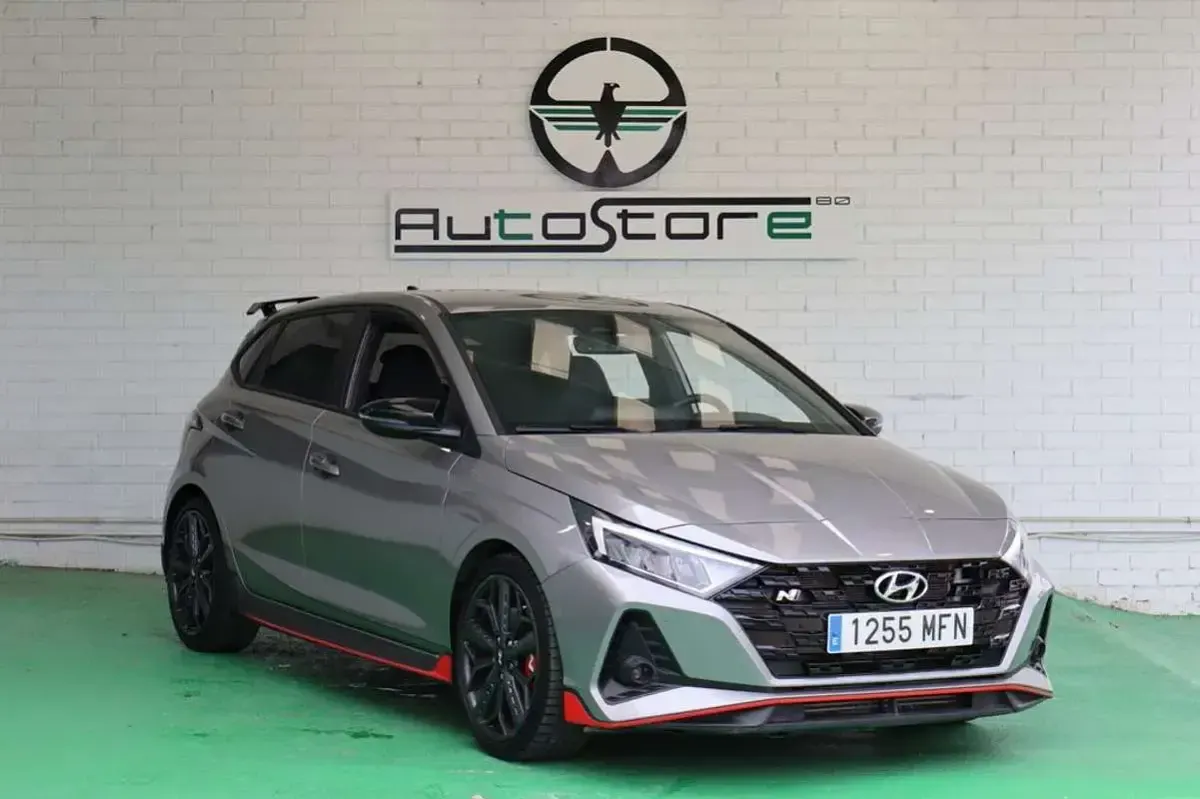 Usado Hyundai i20 204 CV (150 kW) 2023 Gris Utilitario