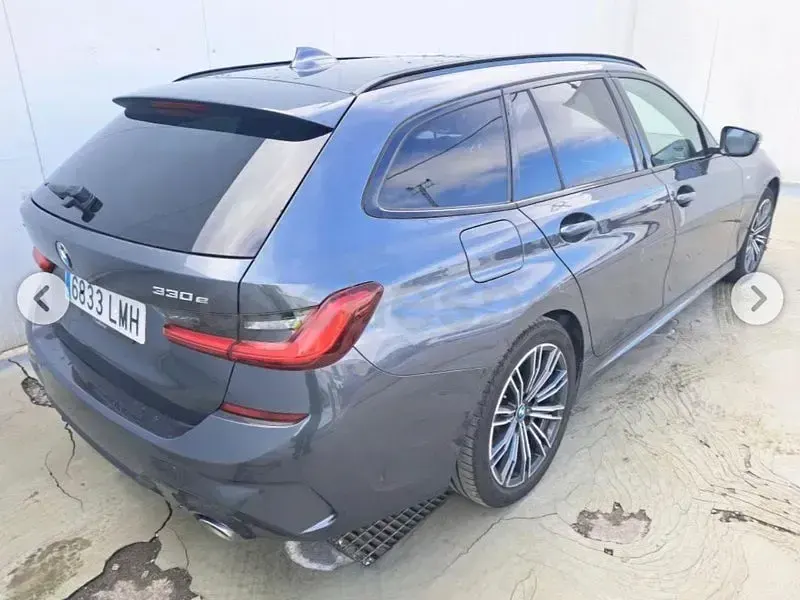 Usado BMW 330e 292 CV (214 kW) 2021 Gris / plata Familiar