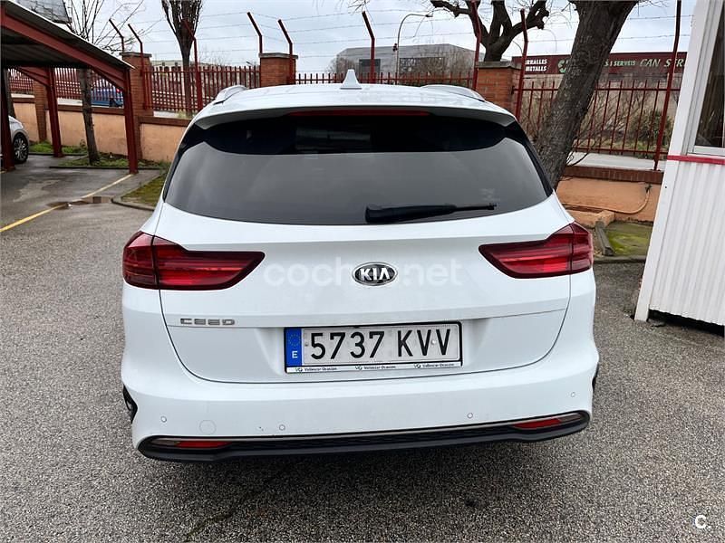 Usado Kia Ceed 115 CV (84 kW) 2019 Blanco Utilitario