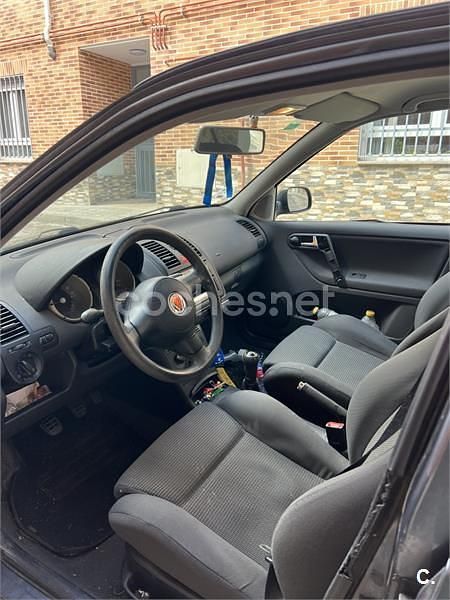 Usado VW Polo Trendline 75 CV (55 kW) 2001 Azul Berlina