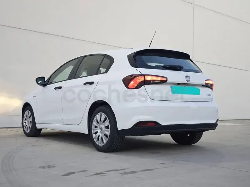 Usado Fiat Tipo Easy 95 CV (69 kW) 2018 Blanco Berlina