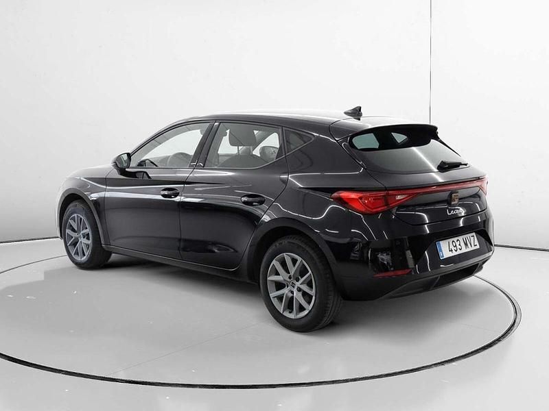 Usado Seat Leon Style 116 CV (85 kW) 2024 Negro Berlina