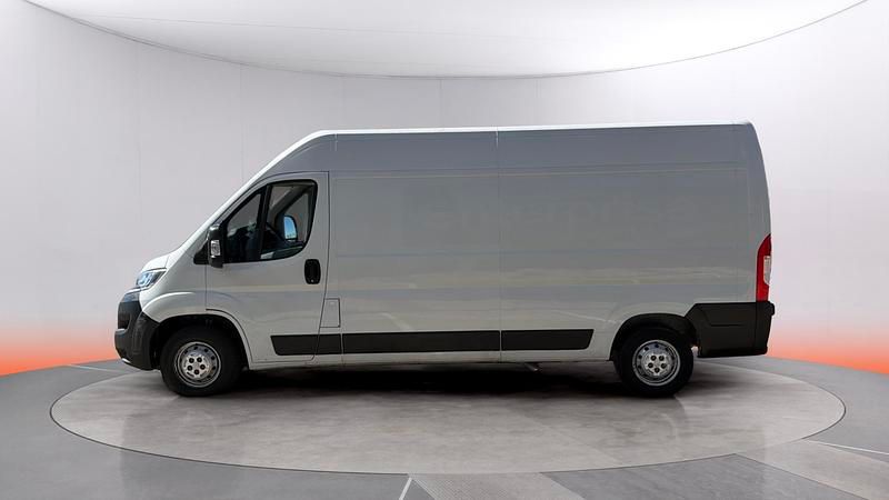 Usado Citroën Jumper 140 CV (102 kW) 2022 Blanco Monovolumen