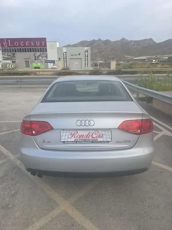 Usado Audi A8 135 CV (99 kW) 2010 Gris Berlina